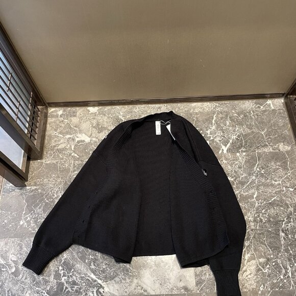 Alo Yoga Scholar Cardigan Sweater Black Color - Picture 2 of 3